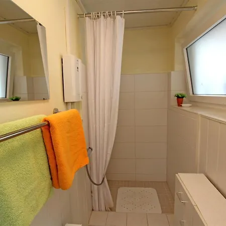 Ferienhaus 10111 *